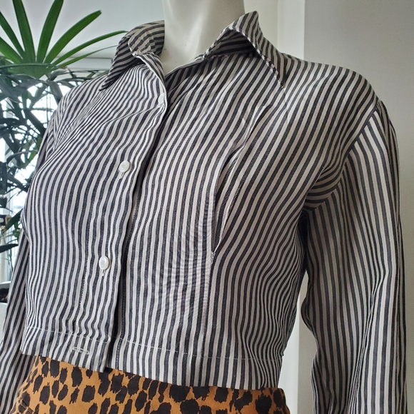 Cropped French Cuff Striped Blouse - Picture 7 of 7